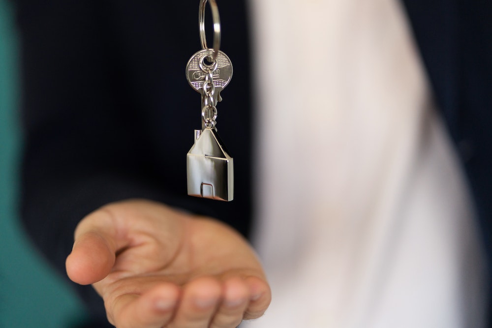 Devenir agent immobilier sans diplôme : est-ce possible et comment réussir ?