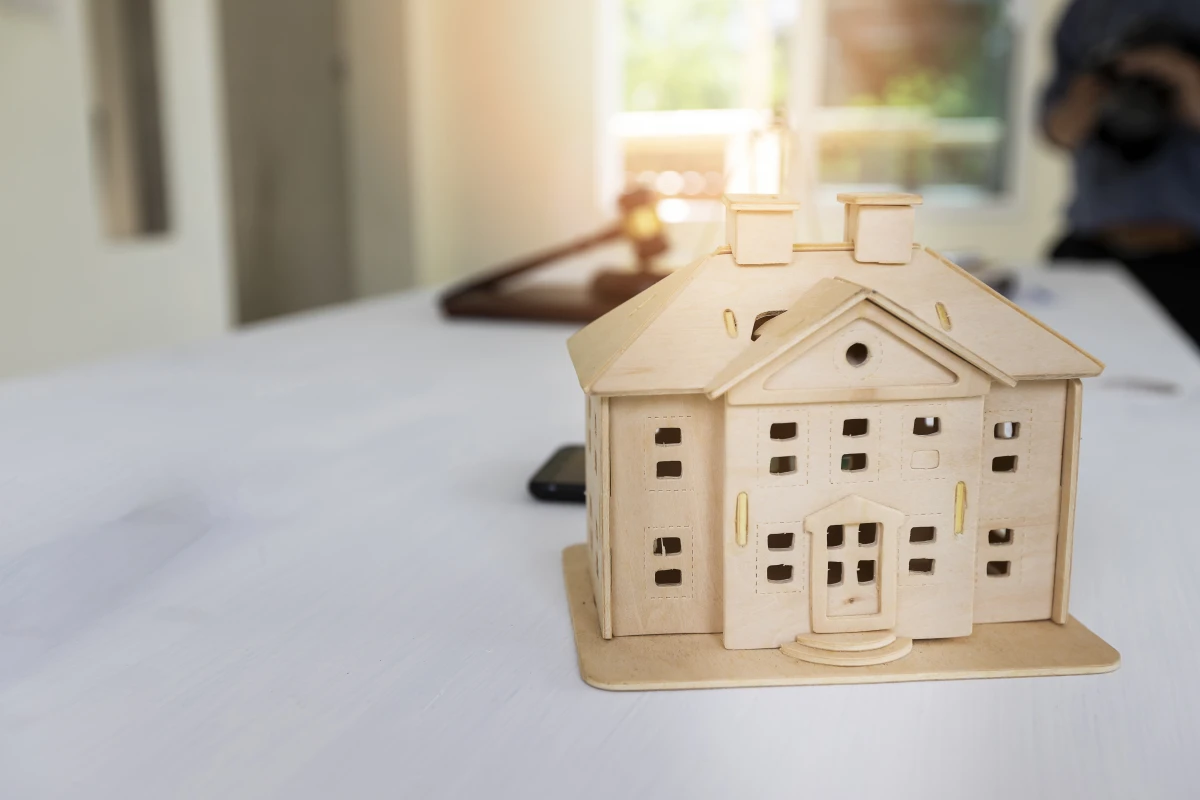 Réussir un achat immobilier aux enchères : Guide pratique et astuces pour investir