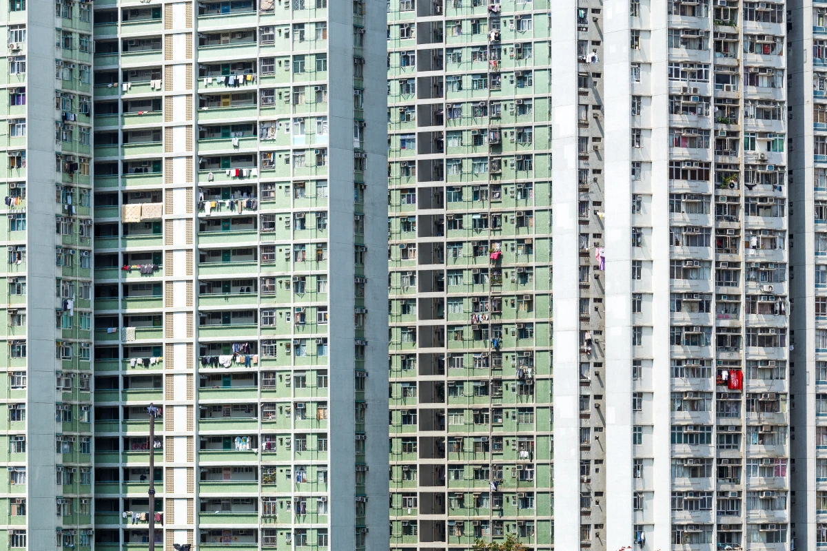 Revendre un bien immobilier détenu par une SCI : Guide complet pour maximiser votre profit